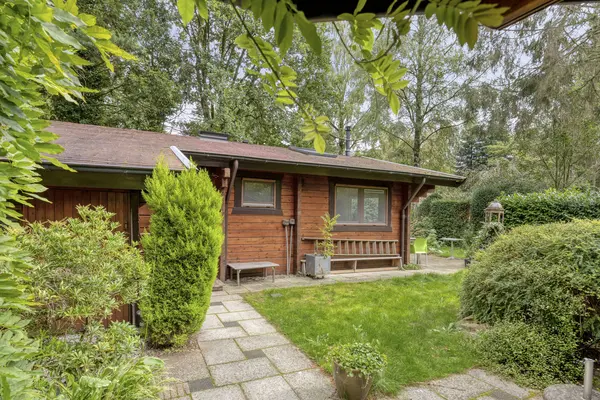 De Stille Wille 247, OOST WEST EN MIDDELBEERS