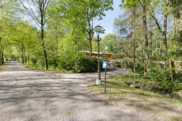 De Stille Wille 115, OOST WEST EN MIDDELBEERS