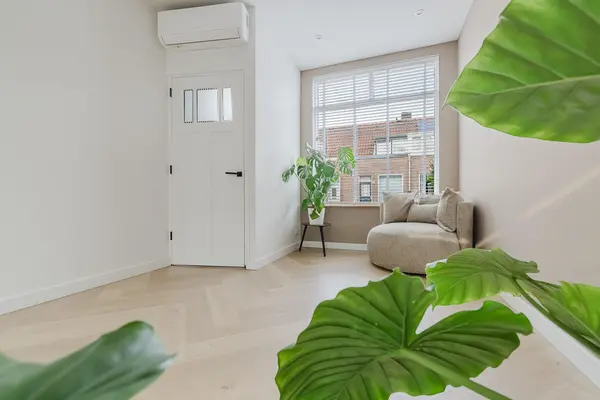 Outshoornstraat 84, TILBURG