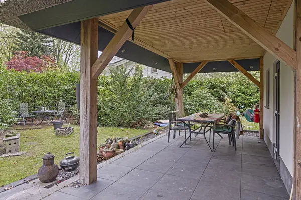 De Stille Wille 26, OOST WEST EN MIDDELBEERS