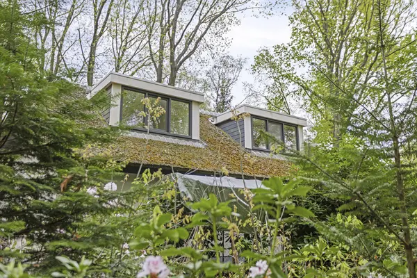 De Stille Wille 26, OOST WEST EN MIDDELBEERS