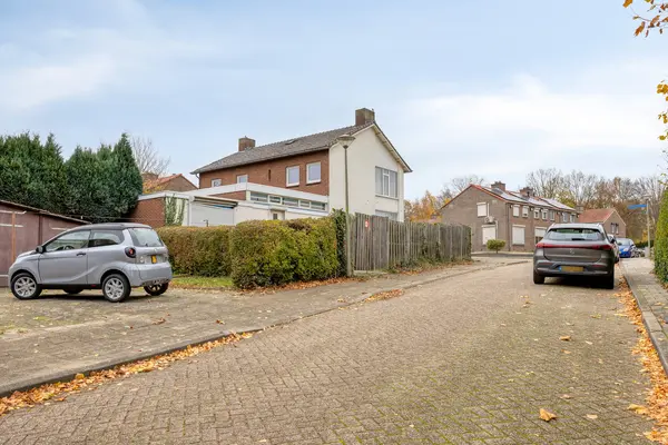 van Nispenstraat 98, GROESBEEK