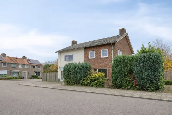 van Nispenstraat 98, GROESBEEK