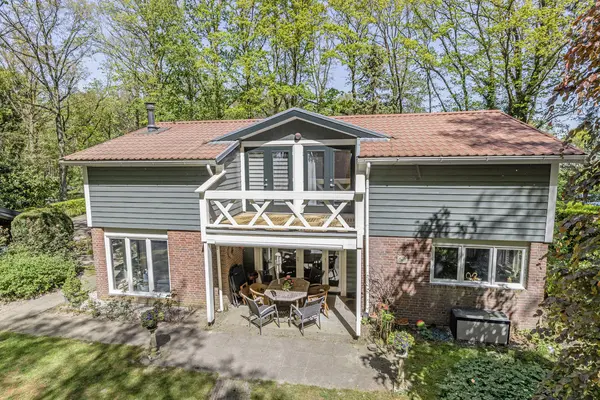De Stille Wille 4, OOST WEST EN MIDDELBEERS