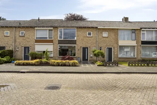 Kamperfoeliestraat 30, WAALWIJK