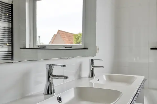 Kamperfoeliestraat 30, WAALWIJK