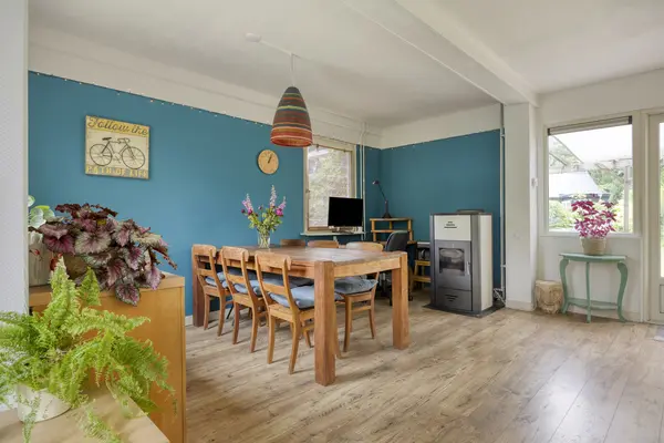 De Stille Wille 209, OOST WEST EN MIDDELBEERS