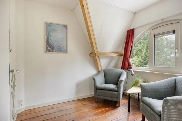 De Stille Wille 209, OOST WEST EN MIDDELBEERS