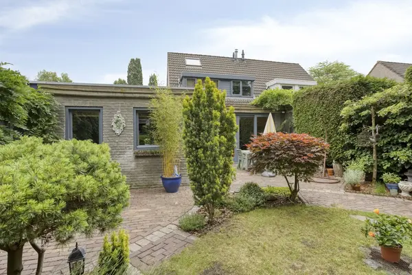 Berliozhof 19, SCHIJNDEL