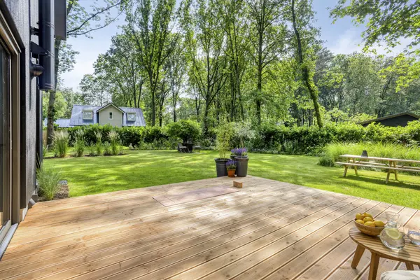 De Stille Wille 29, OOST WEST EN MIDDELBEERS