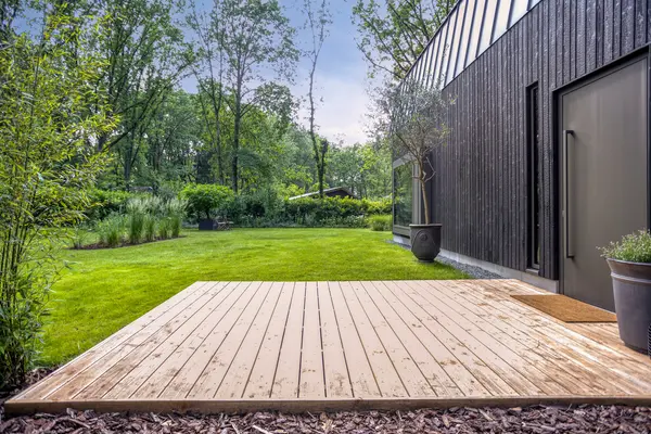 De Stille Wille 29, OOST WEST EN MIDDELBEERS