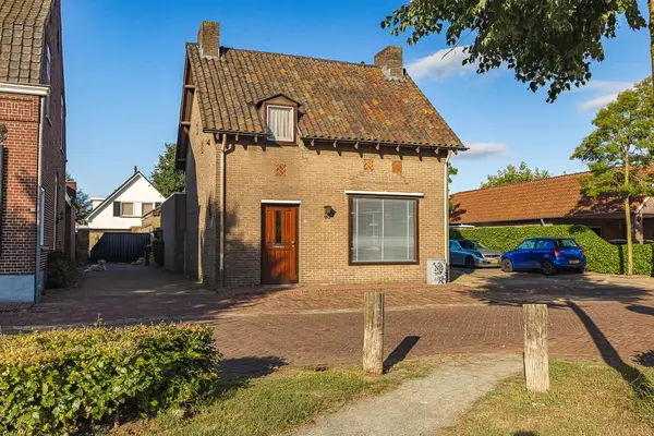 Oude Postbaan 11, LIEMPDE
