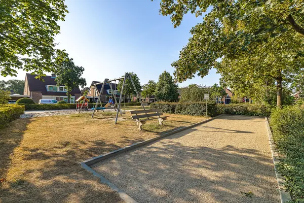 van Heinsbergstraat 39, GILZE