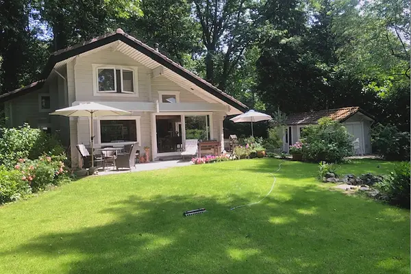 De Stille Wille 55, OOST WEST EN MIDDELBEERS