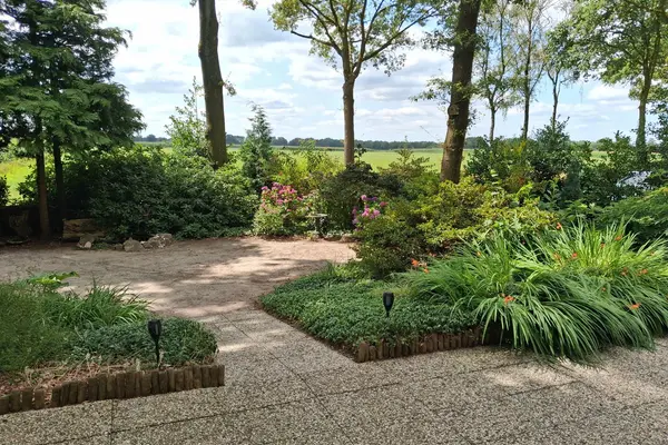 De Stille Wille 167, OOST WEST EN MIDDELBEERS