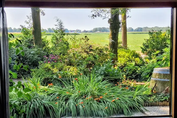 De Stille Wille 167, OOST WEST EN MIDDELBEERS