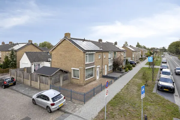 Groenewoudlaan 12, WAALWIJK
