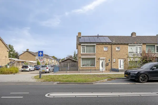 Groenewoudlaan 12, WAALWIJK