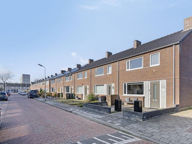 Foto van Egbert Kortenaerstraat 1