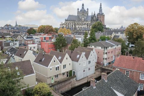 Zusters van Orthenpoort 16