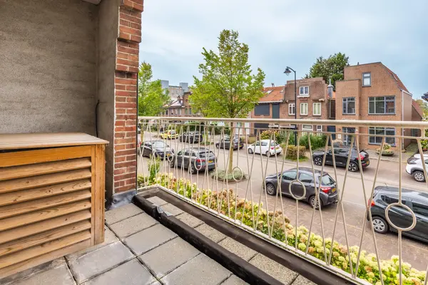 Burgemeester de Bruïnelaan 114, ZWIJNDRECHT