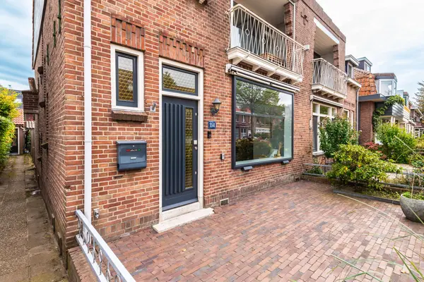 Burgemeester de Bruïnelaan 114, ZWIJNDRECHT