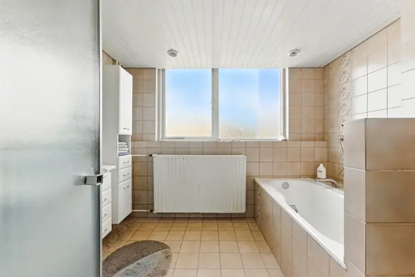Laan van Spieringshoek 2, SCHIEDAM