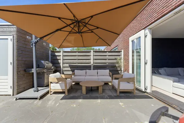 Pieter van den Hoogenbandstraat 12, SCHIEDAM