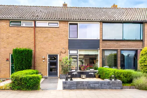 Seringenstraat 12, OUD-BEIJERLAND