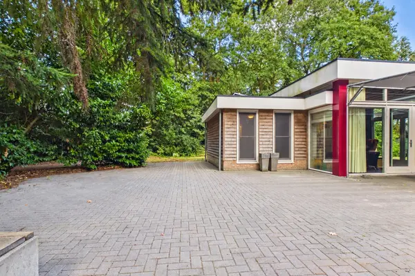 Roosendaalsebaan 30, Schijf