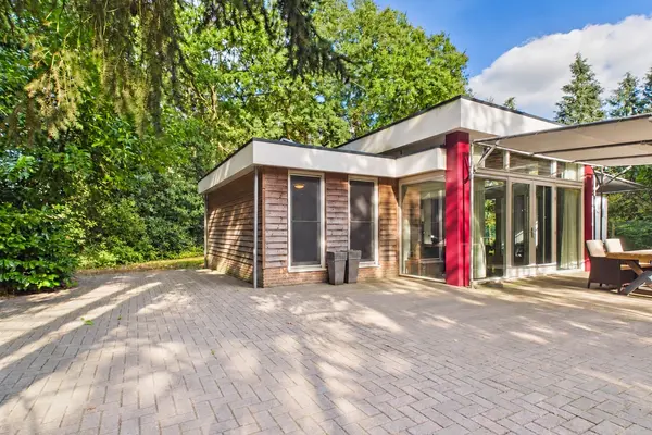 Roosendaalsebaan 30, Schijf