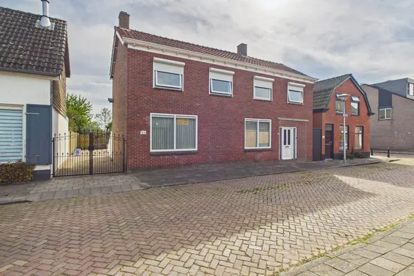 Oosterstraat 21, Dinteloord