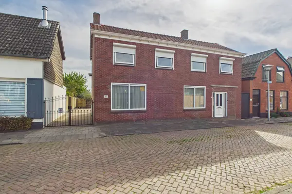 Oosterstraat 21, Dinteloord