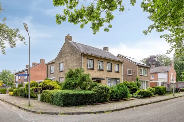 Schubertlaan 33, Roosendaal