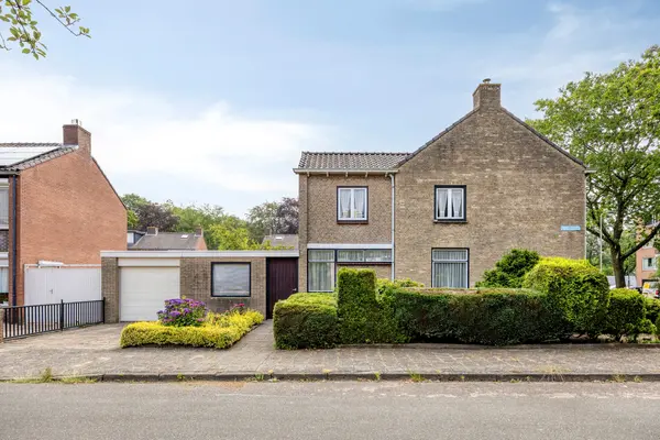 Schubertlaan 33, Roosendaal