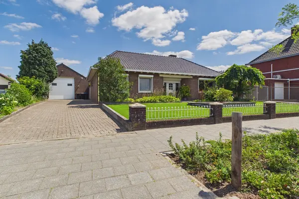Noorderstraat 76, Sprundel
