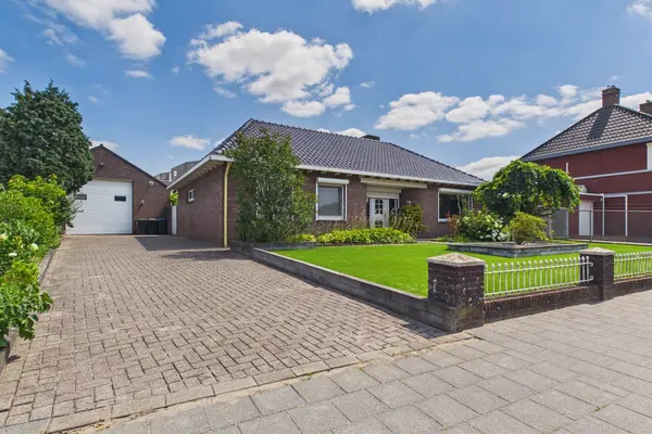Noorderstraat 76, Sprundel