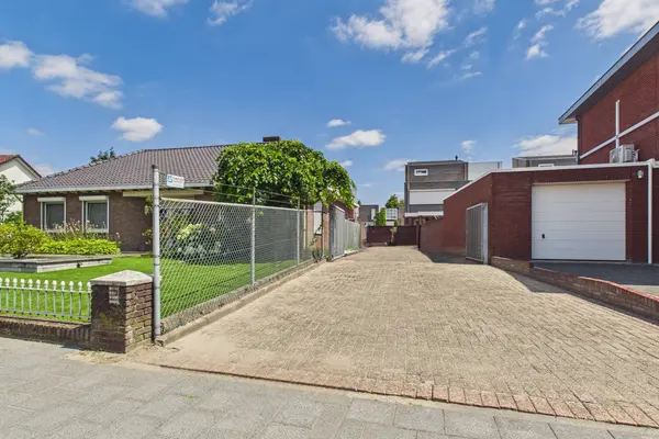 Noorderstraat 76, Sprundel