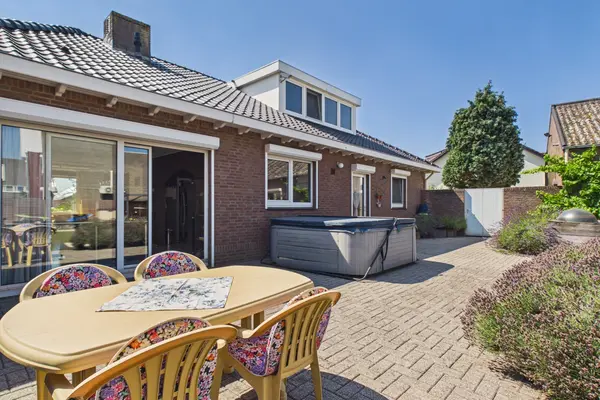 Noorderstraat 76, Sprundel
