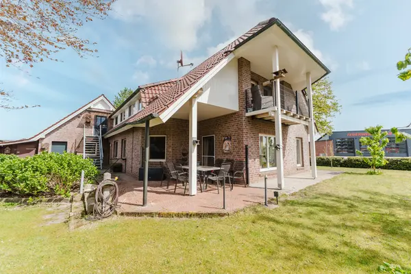 Hauptstraße 14, Laar