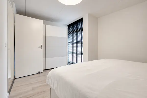 Bratislavahof 18, Den Haag