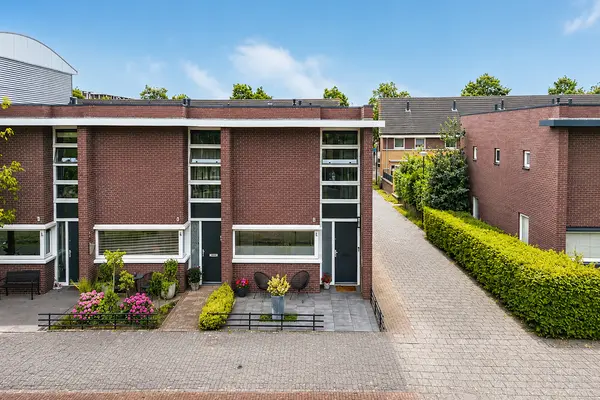 Bratislavahof 18, Den Haag
