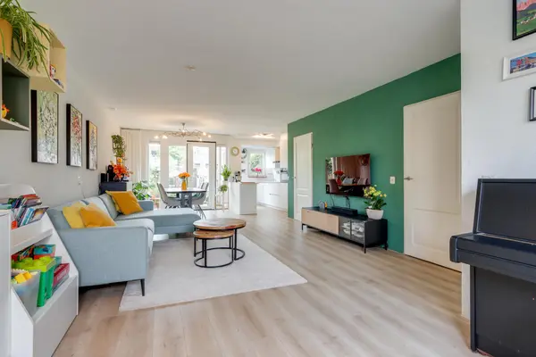 Albergerbos 120, HOOFDDORP