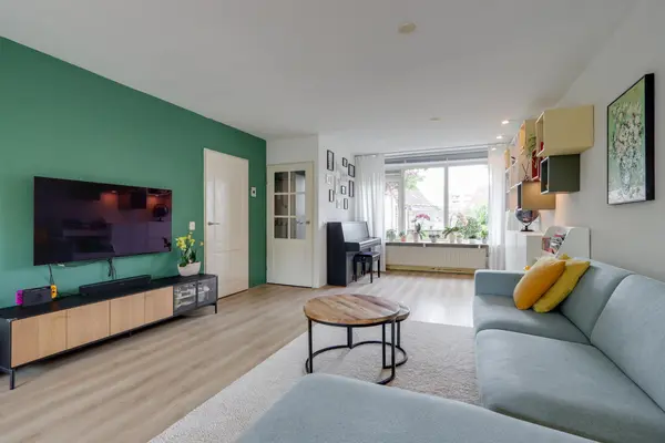 Albergerbos 120, HOOFDDORP