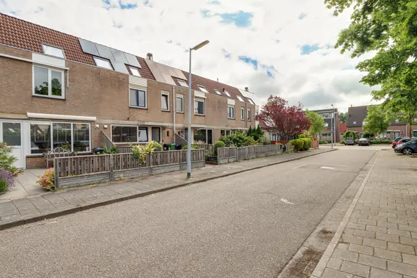 Albergerbos 120, HOOFDDORP