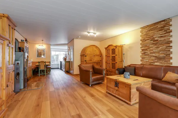 Lindholm 241, HOOFDDORP