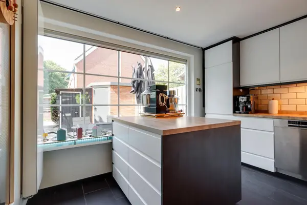 Lindholm 241, HOOFDDORP