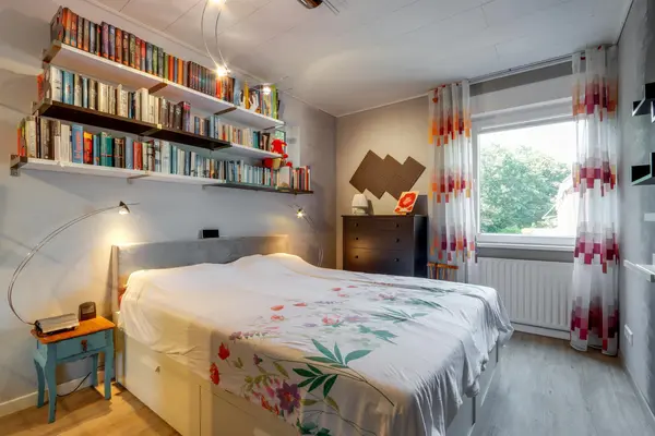 Lindholm 241, HOOFDDORP