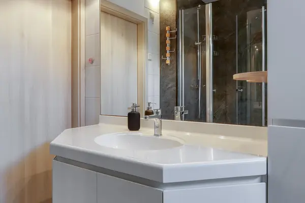 Lindholm 241, HOOFDDORP