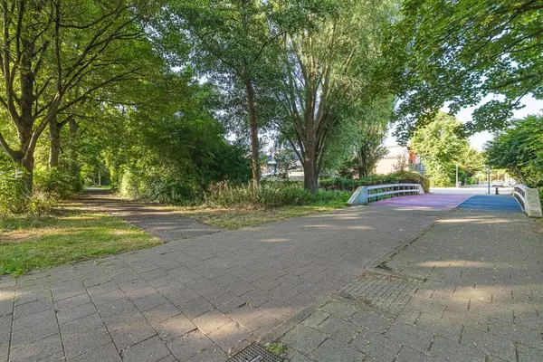 Van den Berghlaan 341, HOOFDDORP